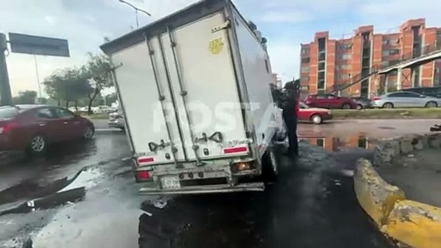Enorme bache provoca daños en varios vehículos en GAM