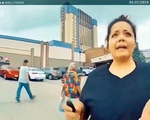 Madre deja a su hijo de 16 meses en coche mientras juega en casino (VIDEO)