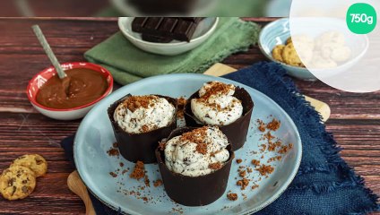 Dessert en coques de chocolat à la stracciatella de ricotta