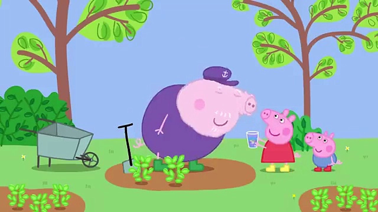 Peppa Pig - Peppa Makes Her Own Perfume !