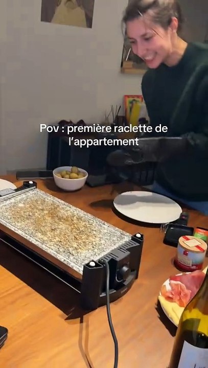 Electric Griller Causes Burn Marks on Wooden Table