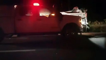 Tráiler vuelca en Montemorelos; no hay personas lesionadas