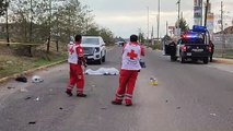 Motociclista muere embestido por una camioneta frente a la Alberca 450