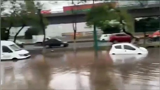 Inundaciones, vialidades colapsadas y daños dejan lluvias en Edomex (VIDEO)