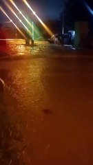 Batea constructora a vecinos afectados por inundaciones en García