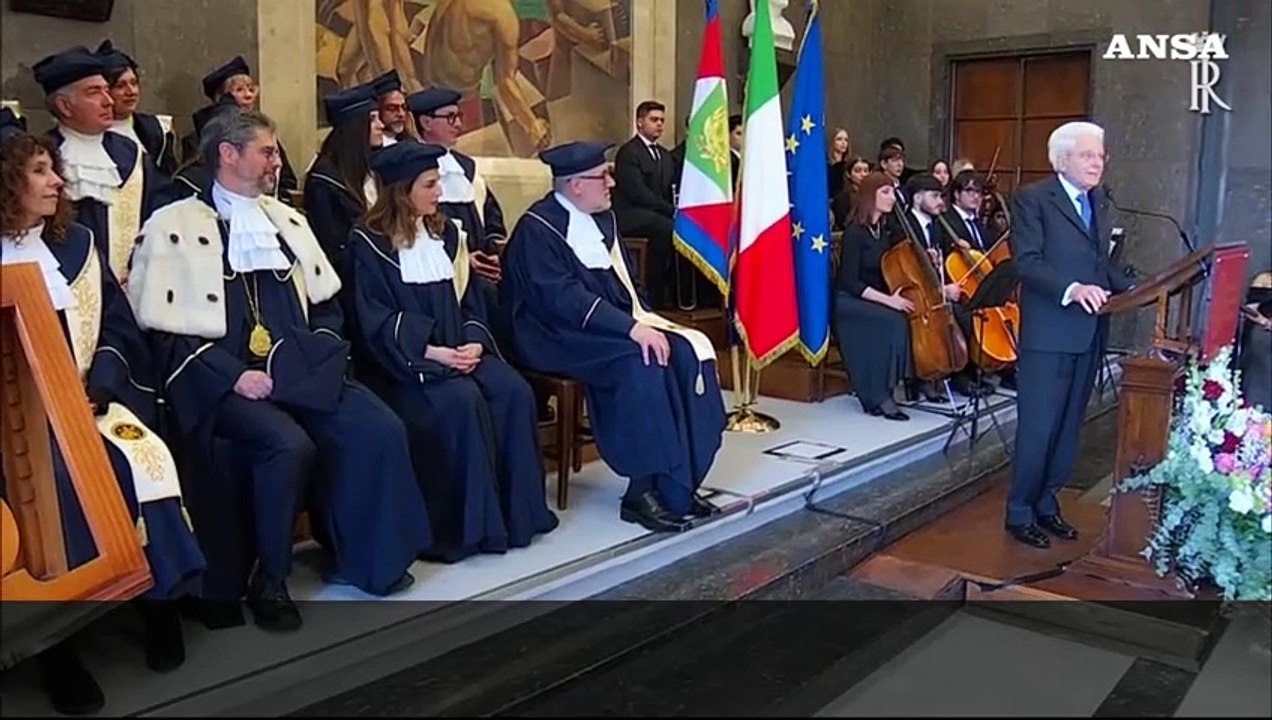 Mattarella: "Nessuno e' straniero"