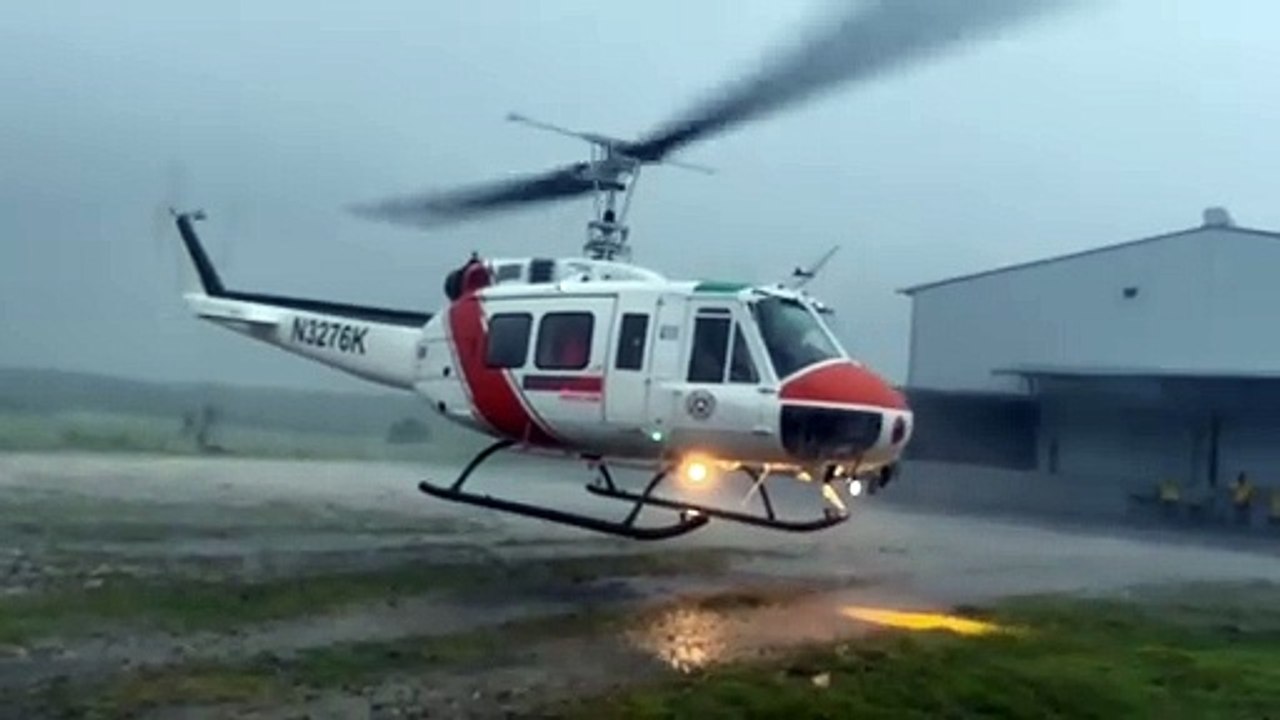 Rescatan a tres personas tras desbordamiento del río Ramos en Nuevo León | VIDEO
