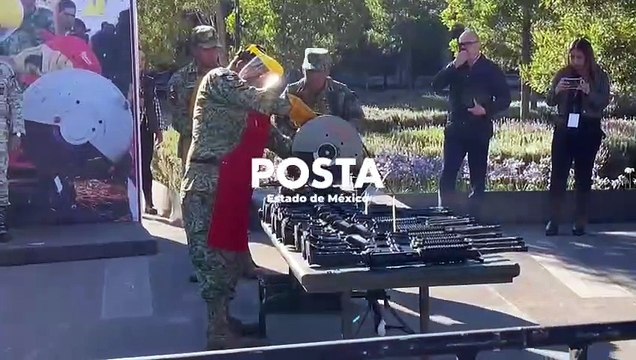 Encabeza Delfina Gómez ceremonia de destrucción de armas en Toluca