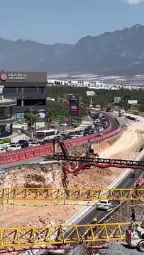 Colapsa vialidad por obras en Paseo Los Leones y Puerta de Hierro