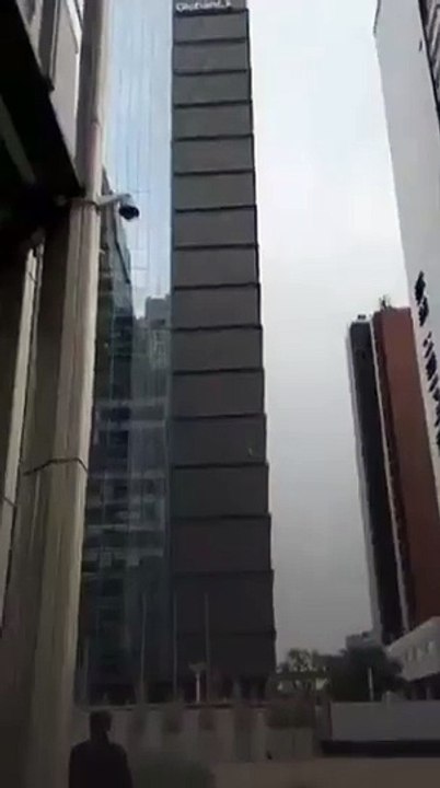 YouTuber escala sin arnés uno de los edificios más altos en Argentina