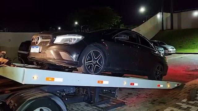 Veículo de luxo é apreendido pela PRF em meio a confusão de venda e suposto furto