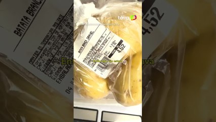 Jovem viraliza ao mostrar suposto erro em balança de supermercado no Rio Grande do Sul #shorts