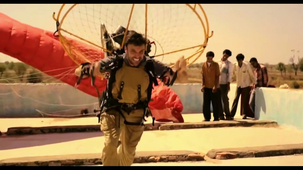 The Dead 2 - paramotor escape