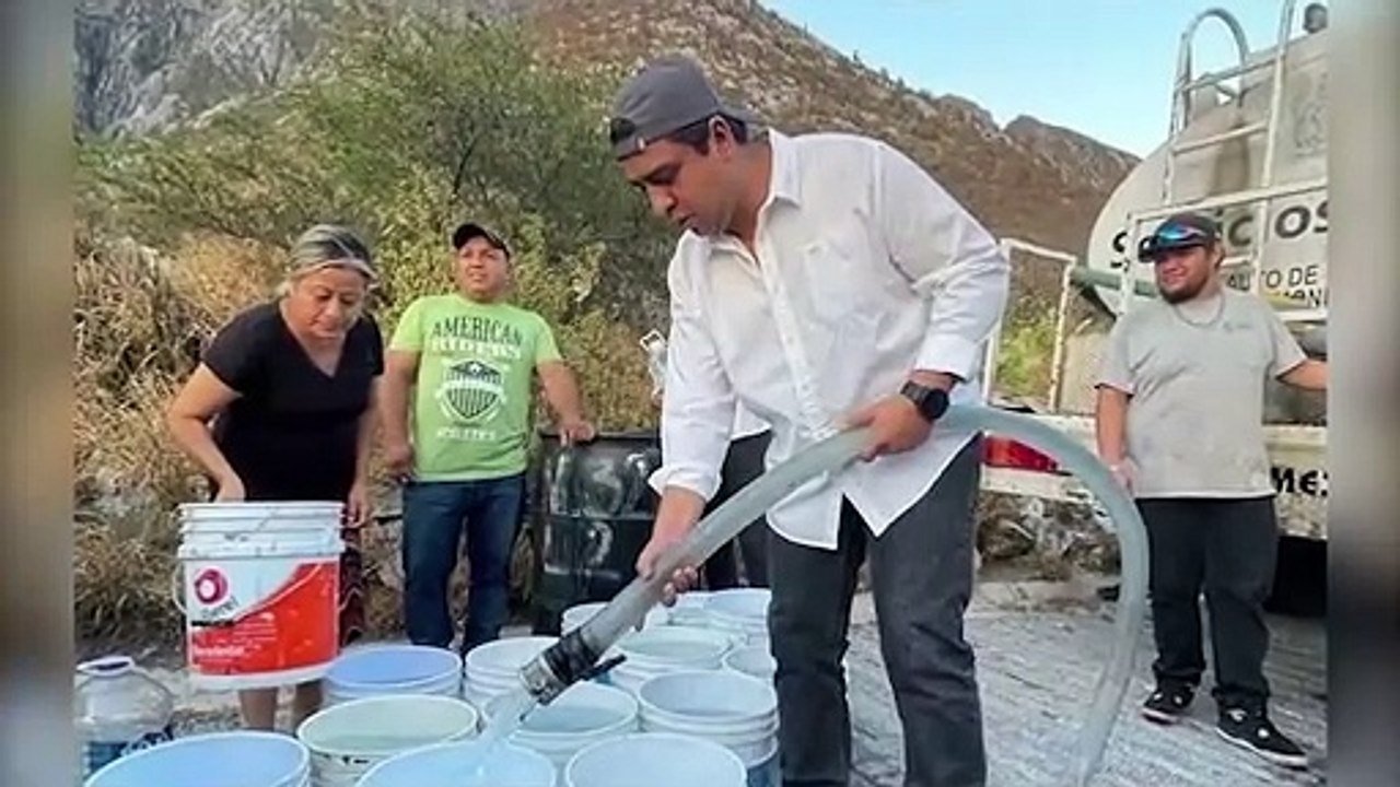 Jesús Nava pausa campaña para restablecer suministro de agua en Santa Catarina