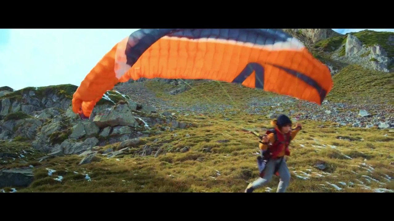 Belle and Sebastian: Next Generation - Sebastian paragliding