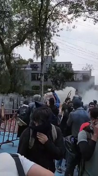 Encapuchados causan destrozos en la Embajada de Israel en México