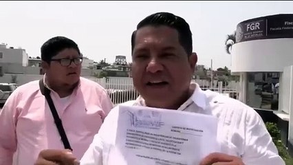 Arturo Santiago denuncia a Pepe Yunes en la Fiscalía General de la República