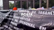 Protestan enfermeras del ISSEMYM por condiciones laborales (VIDEO)