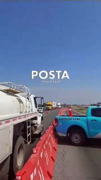 Carambola y bacheo lento paraliza la autopista a Laredo en Ciénega de Flores