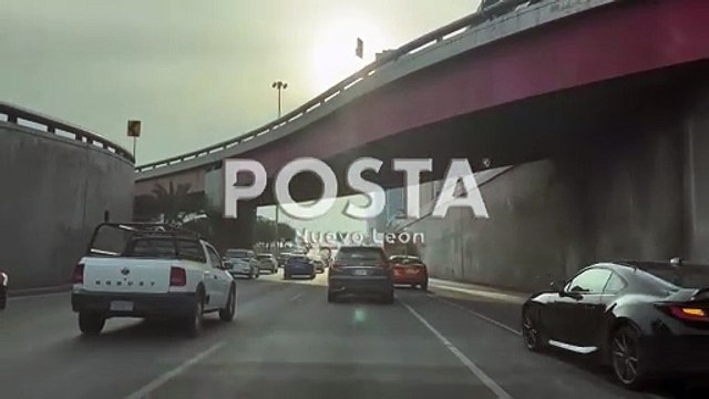 Provoca tráiler caos vial en avenida Constitución en Monterrey