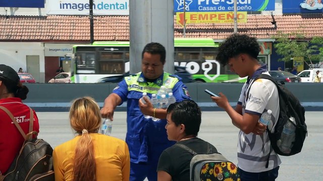 Implementan operativo de hidratación por altas temperaturas en San Nicolás