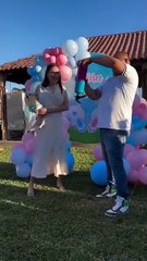 Mujer avienta a perro en revelación de género (VIDEO)