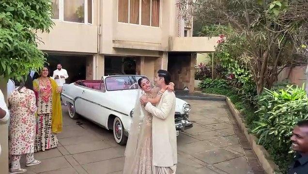 Valentine's Day पर Prateik Babbar और Priya Banerjee ने की शादी, Paparazzi को दिए शानदार पोजेज