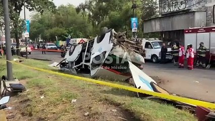 Urvan de transporte público volcó en Zaragoza, hay dos muertos y 18 heridos