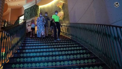 Why is this blind US Supreme Court judge walking for hours in Dubai