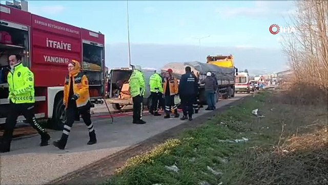 Hafif ticari araç tıra çarptı: 1 ölü, 2 yaralı