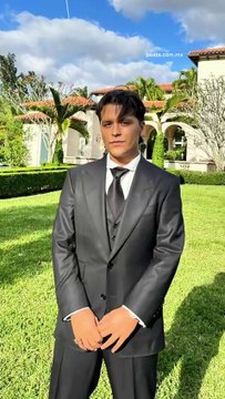 ¿Johnny Depp eres tú ? Christian Nodal sin tatuajes