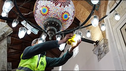 650 yıllık cami ilk teravihte yeniden ibadete açılacak