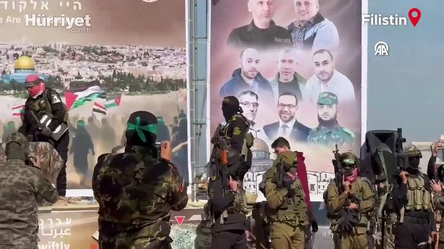 Hamas, İsrail ile esir takası kapsamında Gazze'deki 3 İsrailli erkek esiri Kızılhaç'a teslim etti