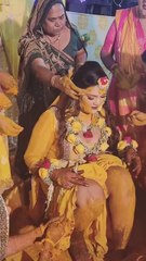 Haldi Kaha Kaha Lagayi Ja Rahi Hai