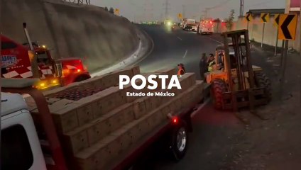 Paraliza volcadura de tráiler 9 horas el Circuito Exterior Mexiquense (VIDEO)