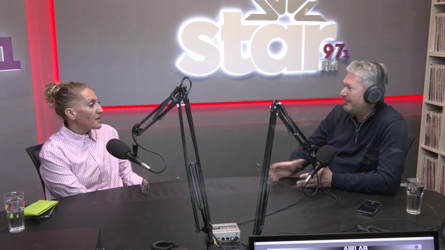 H Καθηγήτρια φυσικής αγωγής, Προπονήτρια κολύμβησης «Λεωνίδας Λαμίας» και Παγκόσμια Πρωταθλήτρια Μαστερς, Γεωργία Χατζηγεωργίου, στον STARFM