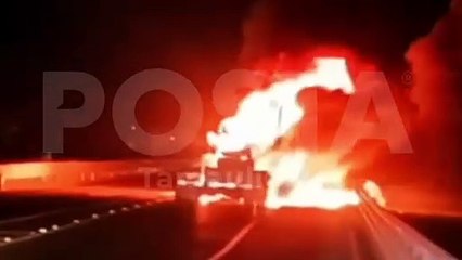 Se incendia pipa en el Libramiento Poniente de Tampico