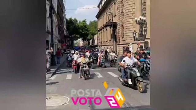 Cada vez más simpatizantes de Claudia Sheinbaum llegan al Zócalo (VIDEO)