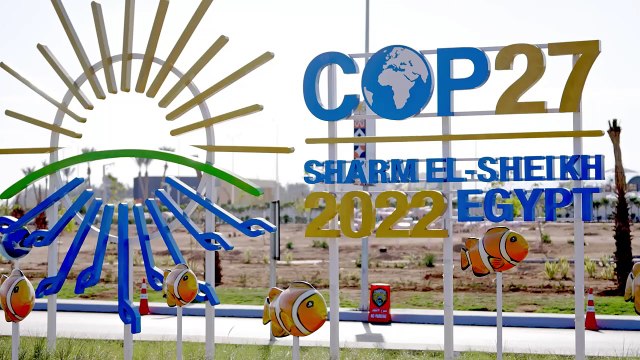 UAE President visits exhibitions and side events, lauds creative ideas at COP27