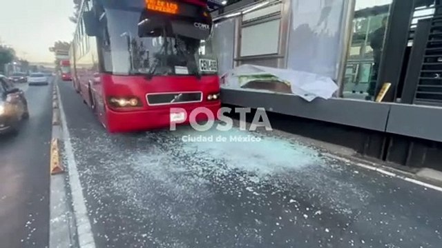 Vandalizan propaganda de Sheinbaum y Taboada en parada de Metrobús Línea 5