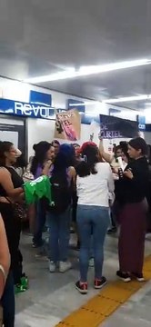 Avanzan contingentes de mujeres por marcha #8M