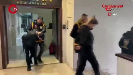 Zorla alıkoydukları kadını darb eden 2 şüpheli gözaltına alındı