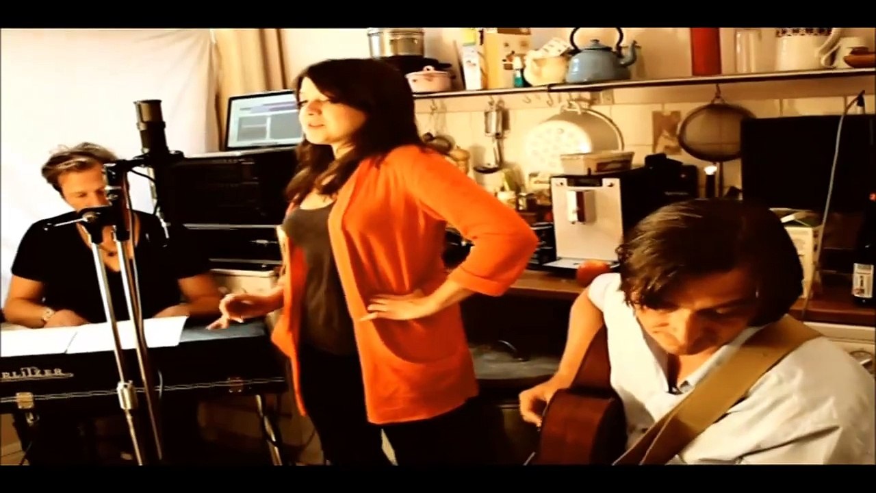 ANNETT LOUISAN — IN MEINER MITTE – KÜCHENKONZERT | DVD – 2011 | Von ANNETT LOUISAN – IN MEINER MITTE — LIVE