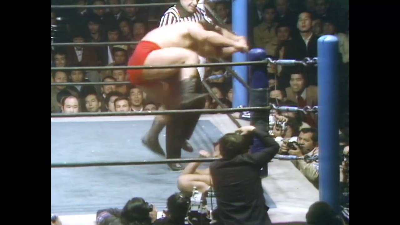 Antonio Inoki vs Strong Kobayashi - NWF World Heavyweight Championship Match: Fighting Spirit Series Part 2 (12/12/1974)