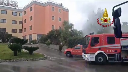 Mercato San Severino (SA) - Incendio al Park Hotel, evacuati i clienti (15.02.25)