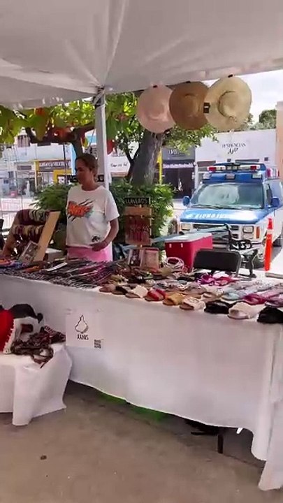 Bazares en parques de Mérida mueven el emprendimiento local