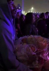 Vendedor de frituras se roba show de Los Temerarios (VIDEO)