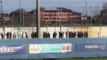 Blitz degli ultras all'allenamento della Spal e spintoni con i giocatori