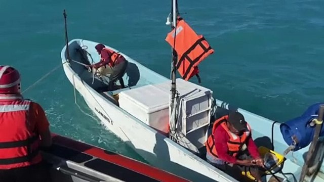 Mujeres navales rescatan a pescadores a la deriva en Yucatán