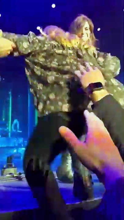 Gloria Trevi sube al escenario a Bely Treviño en el Auditorio Nacional (VIDEO)